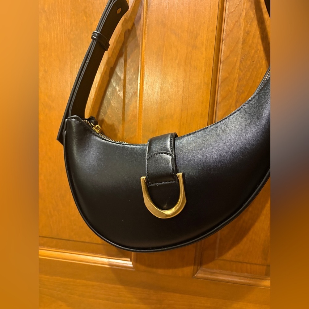 Madison West Women’s Crescent Shaped Saddle Shoulder Bag Black - Picture 2 of 8